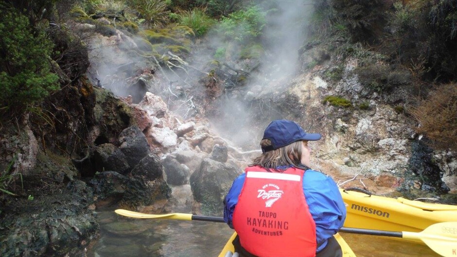 Kayak past geothermal activities