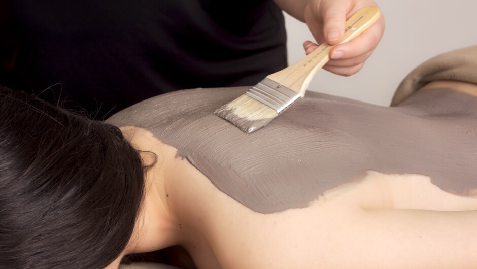 Back mud treatment to draw out toxins from the skin.