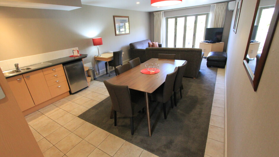 Spacious 1, 2 and 3 bedroom Serviced Apartments