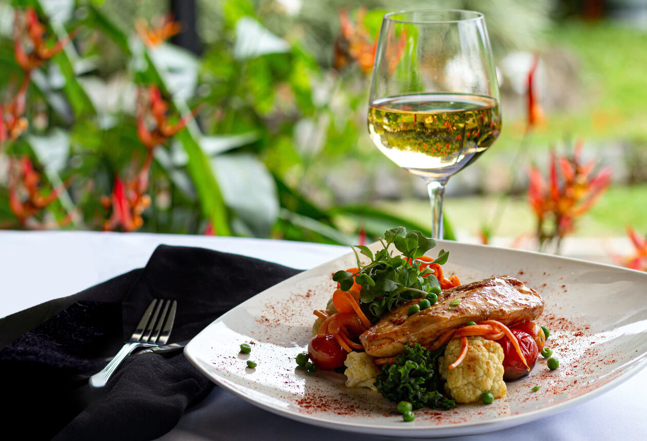 뉴질랜드에서 식도락 여행을 즐기다 보면 독특한 맛과 신선한 음식을 만나게 된다. 신선한 뉴질랜드 해산물을 맛보고 음식과 와인 행사에 참여해 보자. 더 자세히 알아보기. 