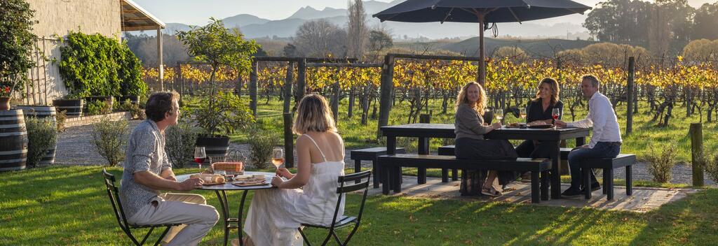 Dining at Neudorf Vineyard