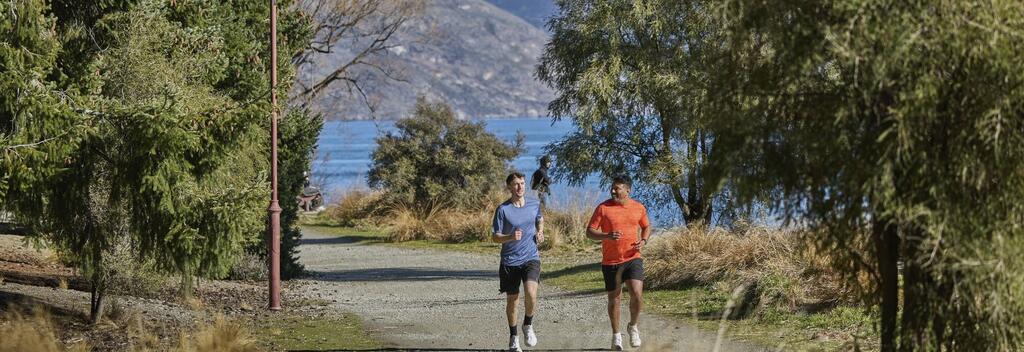 Running in Queenstown along the lake