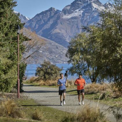 Running in Queenstown along the lake