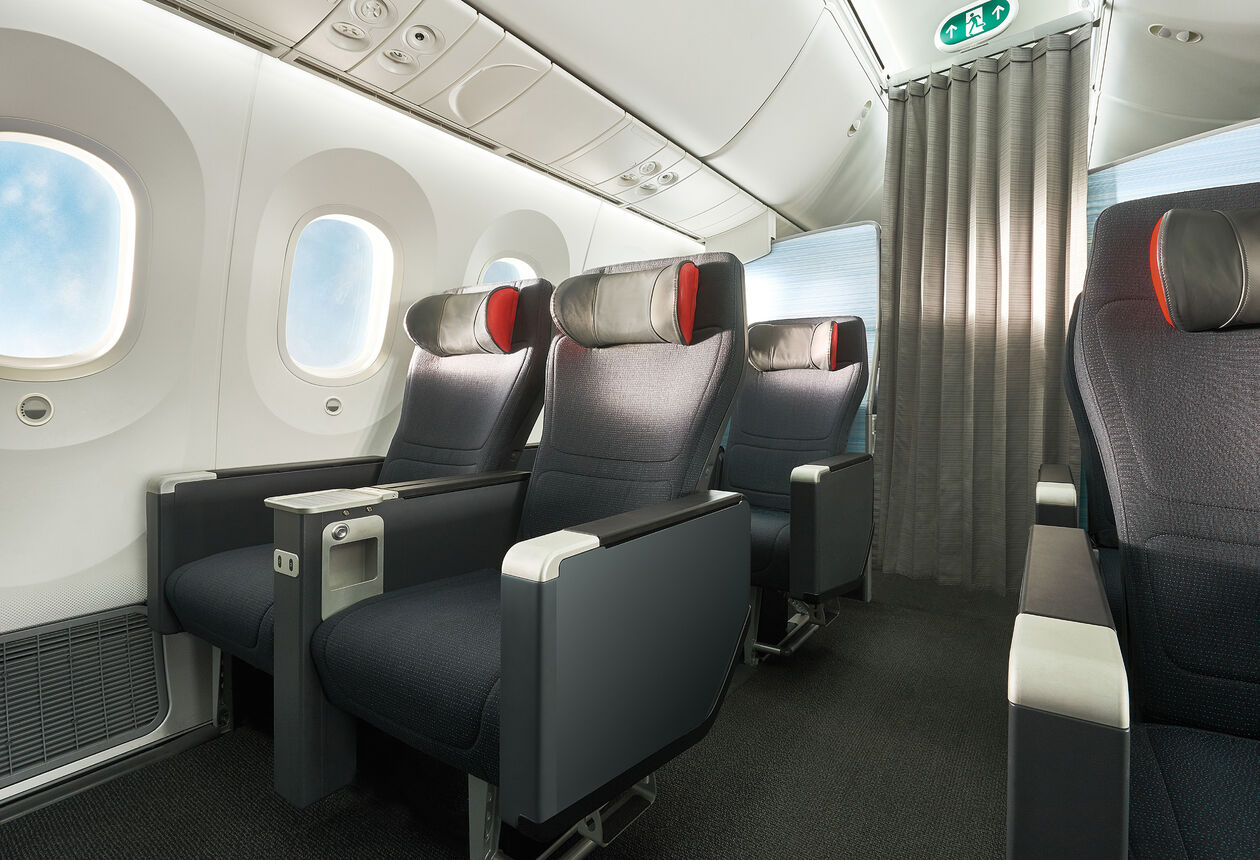 New Zealand’s balmy summer season runs from December to January and February. It's the perfect time for swimming, surfing and road-tripping. 