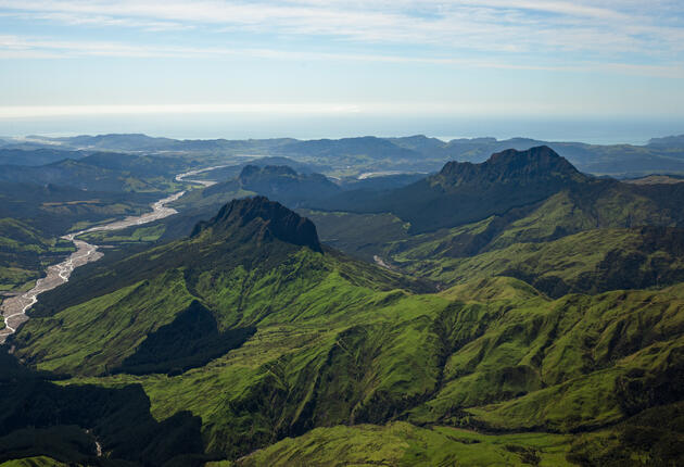 The small Gisborne town of Ruatōria is the gateway to Mount Hikurangi. The population is just 750 people and there are only a handful of shops. Plan your visit to the area.