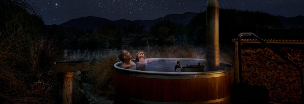 Stargazing in Ōmārama hot tubs