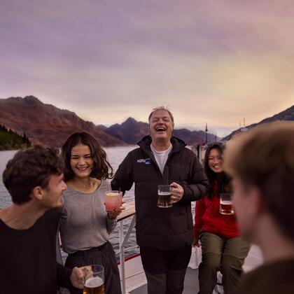 Enjoy Perky&#039;s floating bar with new friends