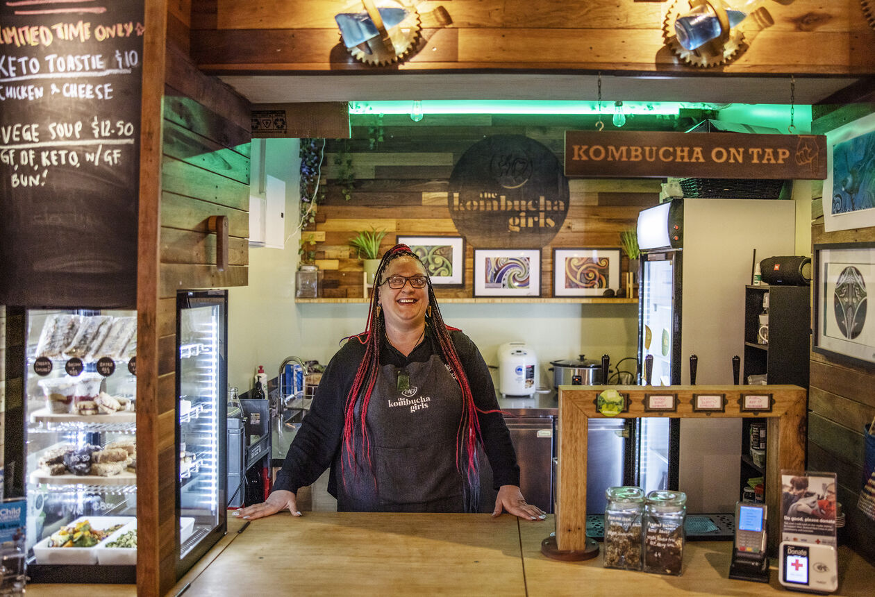 The bustling, happy chaos of a farmers market is your chance to discover seasonal artisan delicacies and meet the locals. Find out when the next farmers market or arts and craft markets are happening near you.