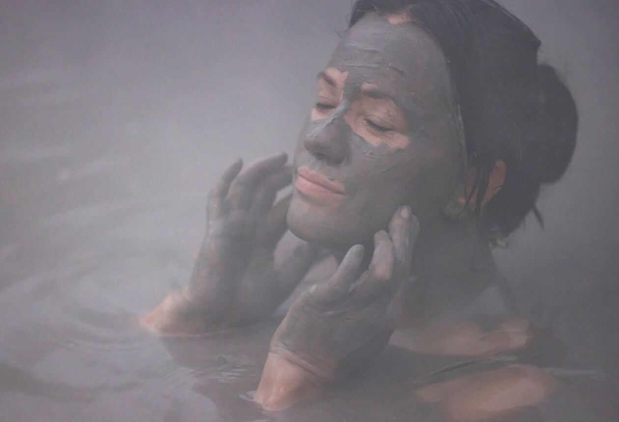 The geothermal city of Rotorua is a magnet for travellers, who come to discover volcanic phenomena and learn about New Zealand’s Māori culture.