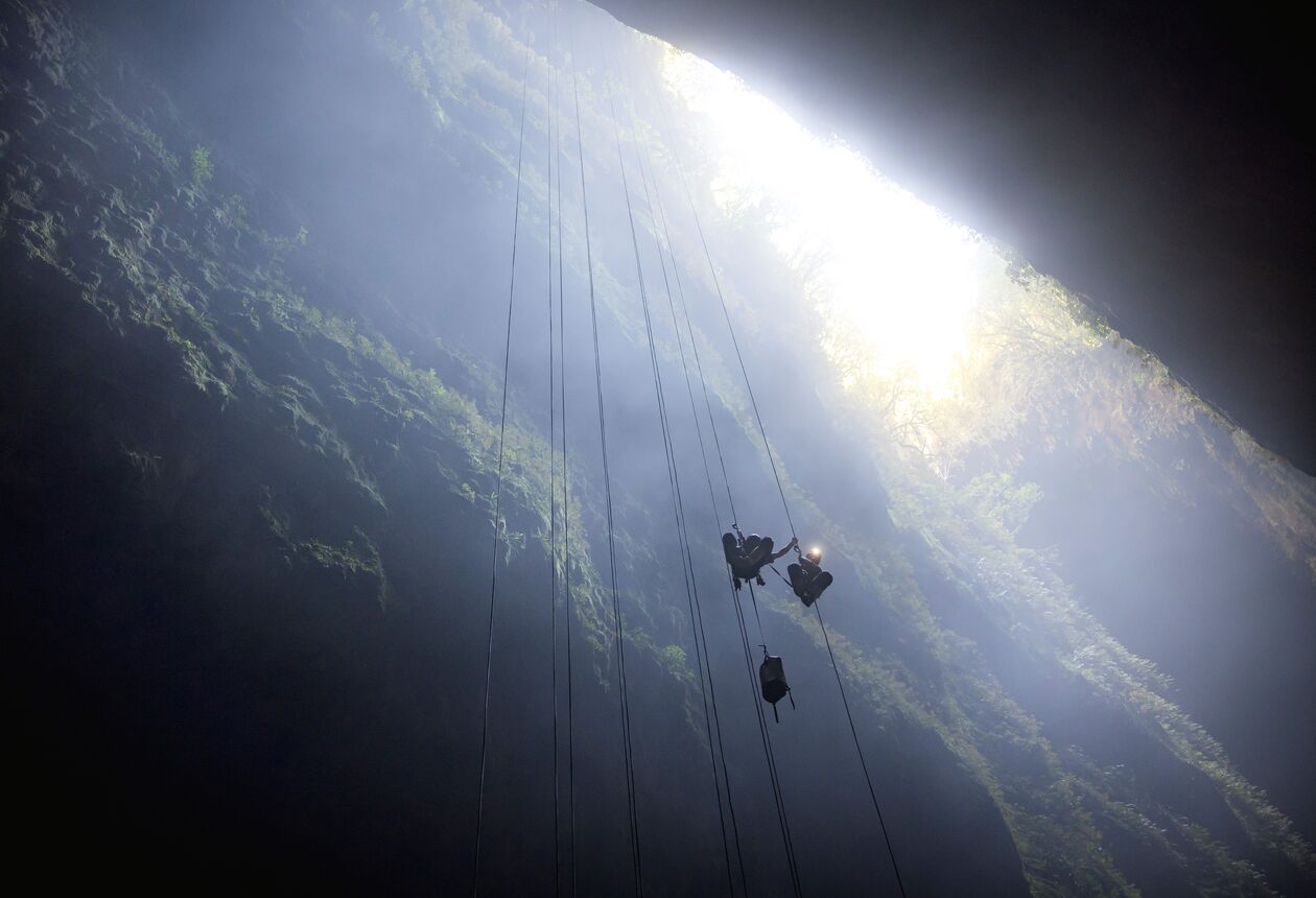 Waitomo Caves - Under the green hills of Waitomo lies a labyrinth of caves, sinkholes and underground rivers. The area's name comes from the Maori words wai (water) and tomo (hole).