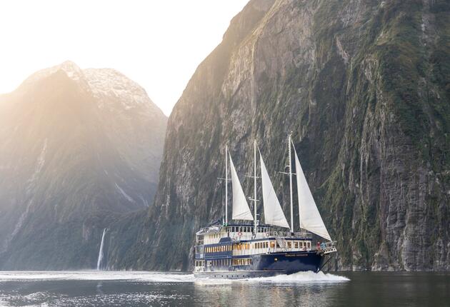 Experience New Zealand's unique nature and wildlife. Go whale watching or explore the unspoiled landscape. Discover more now.
