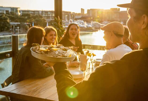 Discover Auckland’s food and drink scene, from MICHELIN-recognised restaurants and Pacific cuisine to local favourites, bakeries, coffee and Waiheke Island dining.