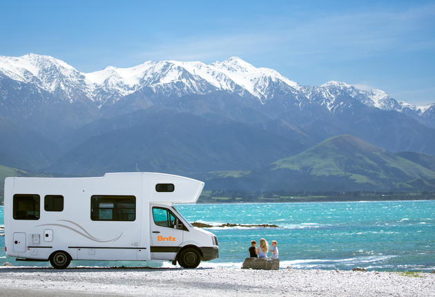 Experience an epic New Zealand road trip with a motorhome or campervan rental and explore the beauty of Aotearoa.