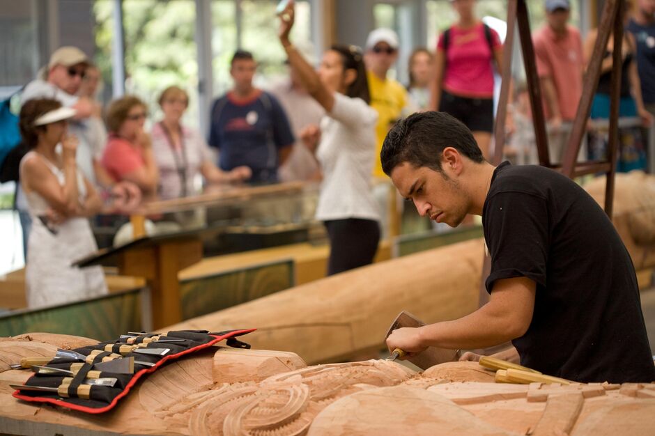 Te Wananga Whakairo Rakau The National School of Carving at Te Puia