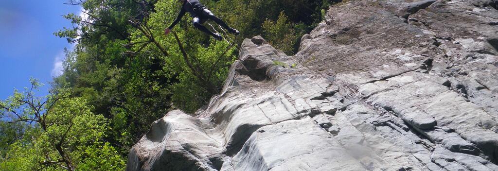 Big canyoning jump
