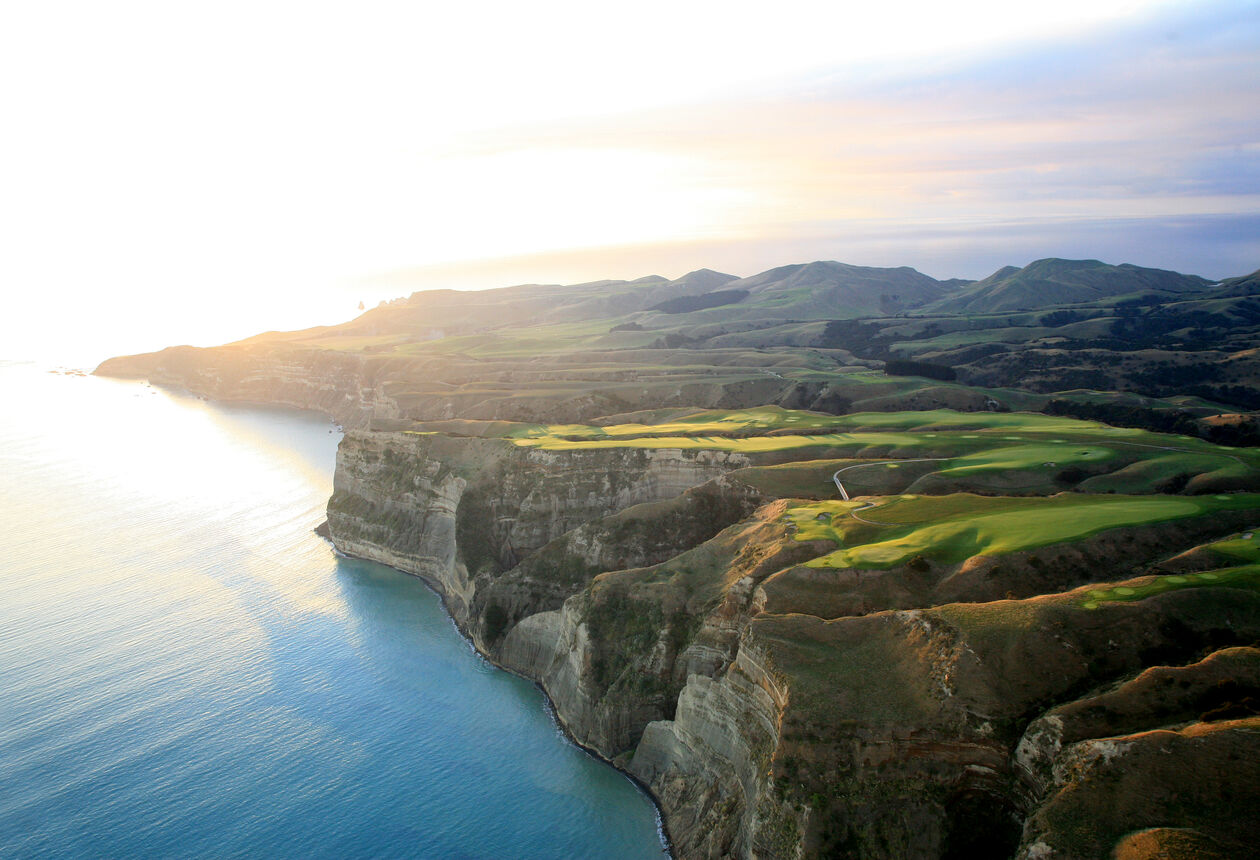 Steeped in history and surrounded by breathtaking scenery, New Zealand’s 12 world-class Marquee Courses are on every avid golfer’s bucket list. Find out more. 
