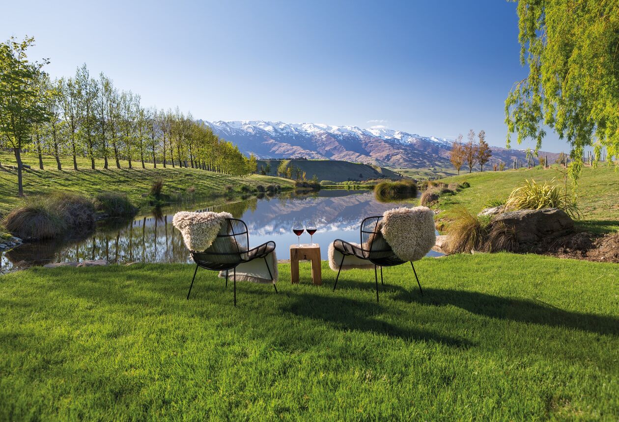 Dank weitläufiger, offener Ebenen und schroffen Landschaften ist Central Otago eine malerischen Weinregion mit großartigem Pinot Noir. Erfahre mehr über großartige Weingüter und Rad- und Wanderwege in Central Otago. 