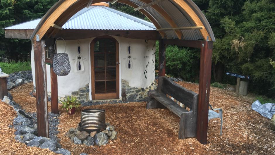 Cob Cottage at Tara Retreat in Mangawhai