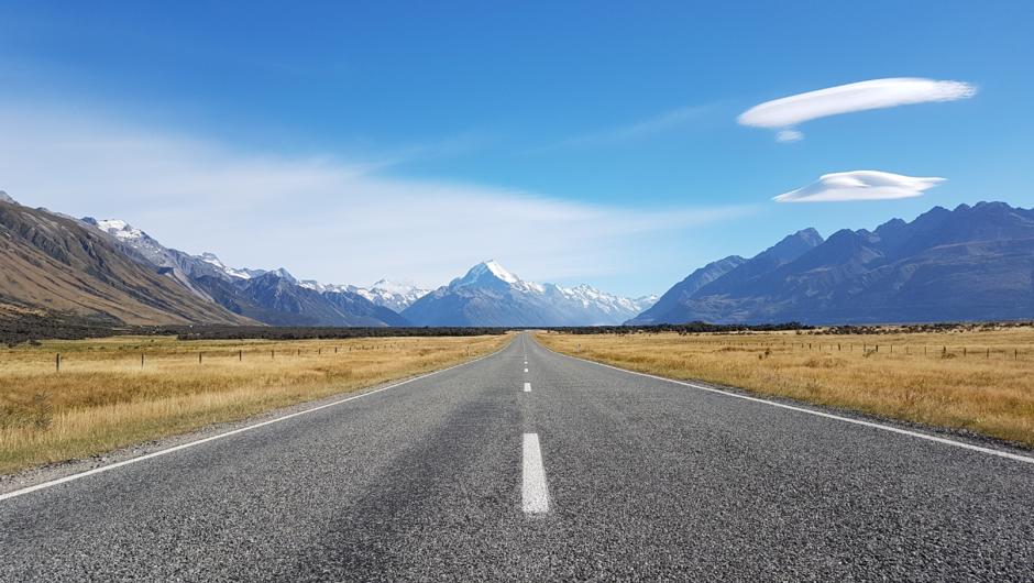 Road view of Aoraki Mount Cook