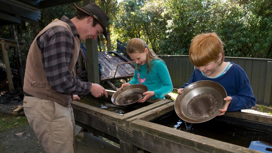 Shantytown Heritage Park, New Zealand&#039;s premier gold panning attraction