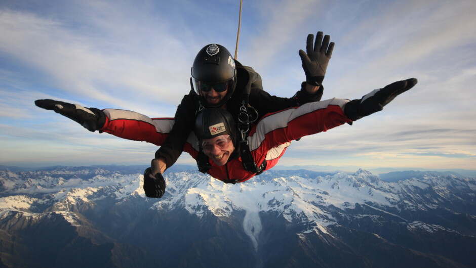 NZ&#039;s highest tandem skydive 20,000ft at Skydive Franz