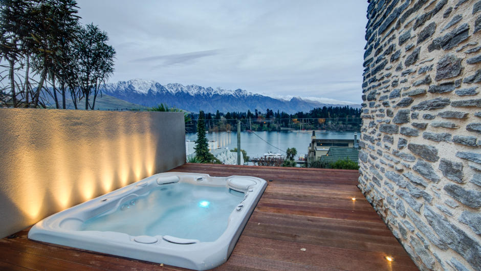 Spa Pool with a view!