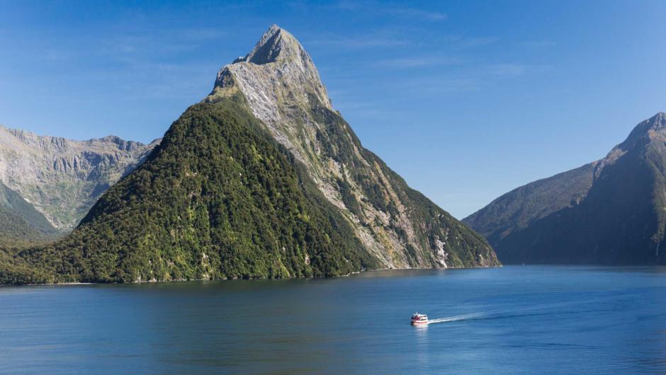Milford Sound Encounter Nature Cruise