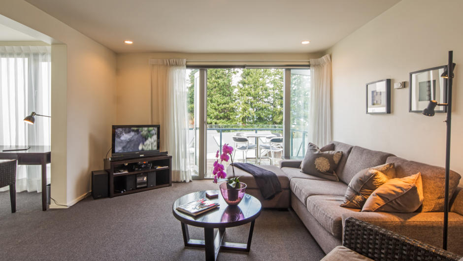 Our Queenstown apartments are luxuriously furnished with spacious open-plan living and dining areas.