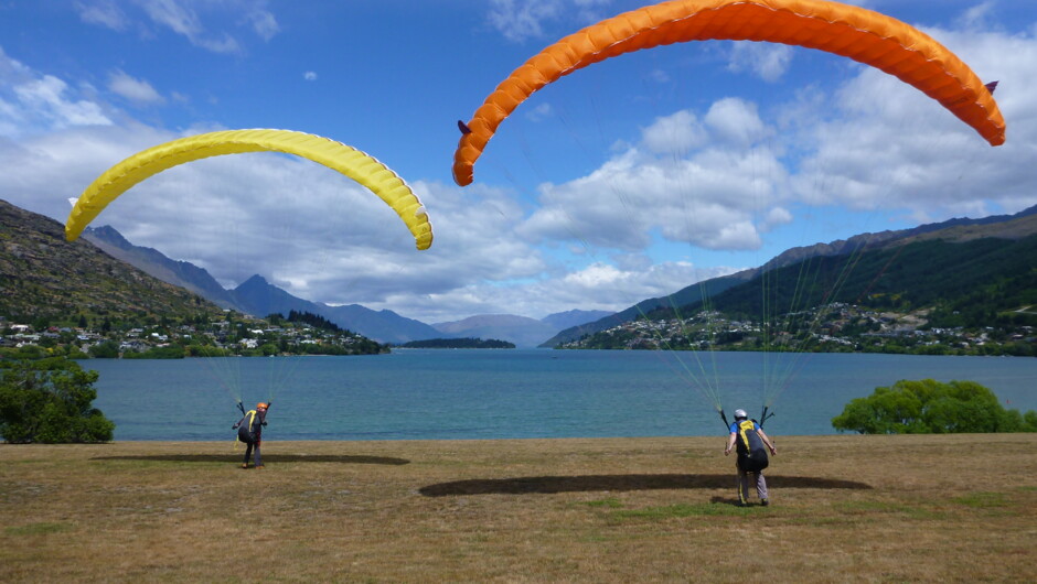 Queenstown Paragliding School.