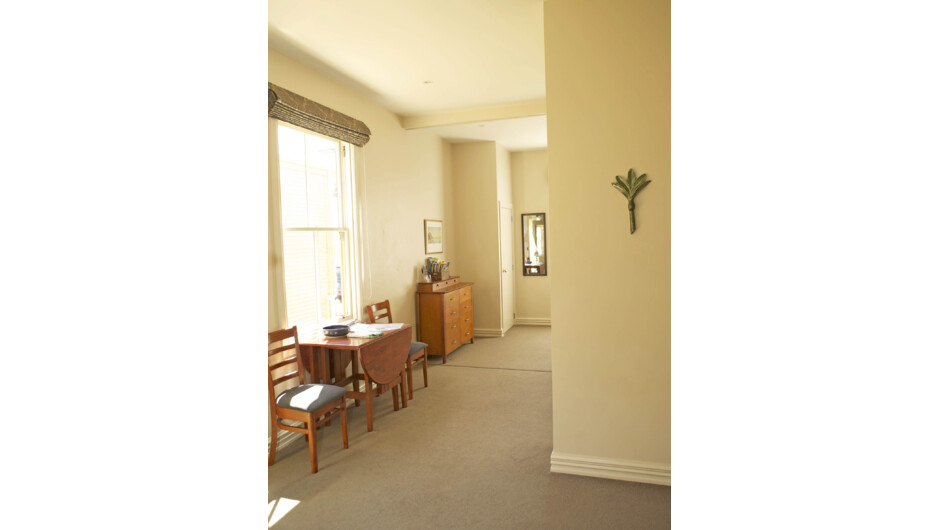 Wellington City Cottages - Dining space