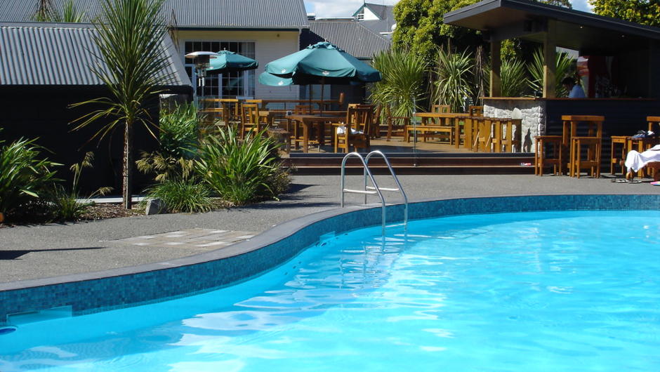 Outdoor Heated Swimming Pool - Wairakei Resort Hotel Taupo