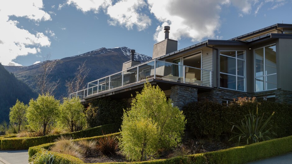 Multi-level Queenstown Hill home