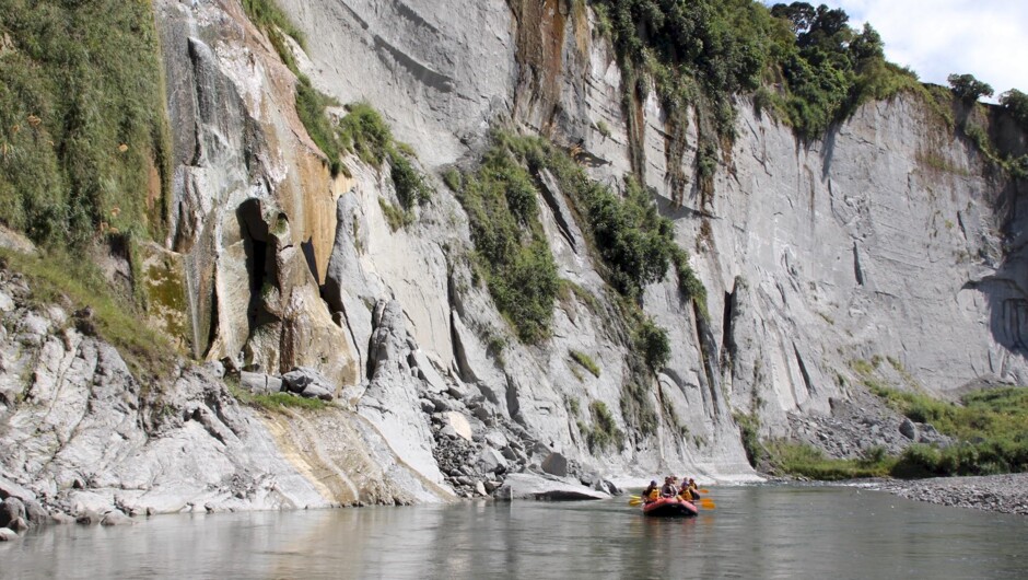 A Scenic family rafting trip on the Rangitikei River