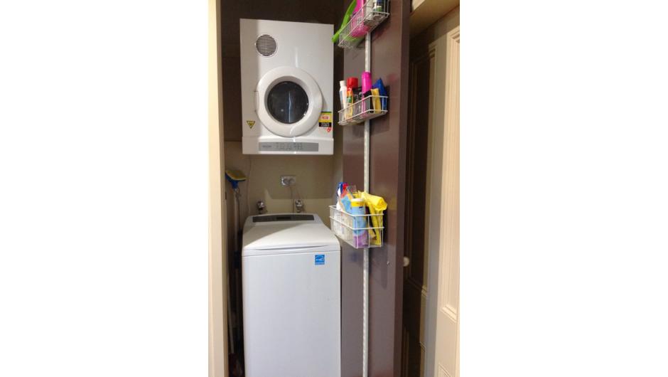 Wellington City Townhouse - laundry facilities