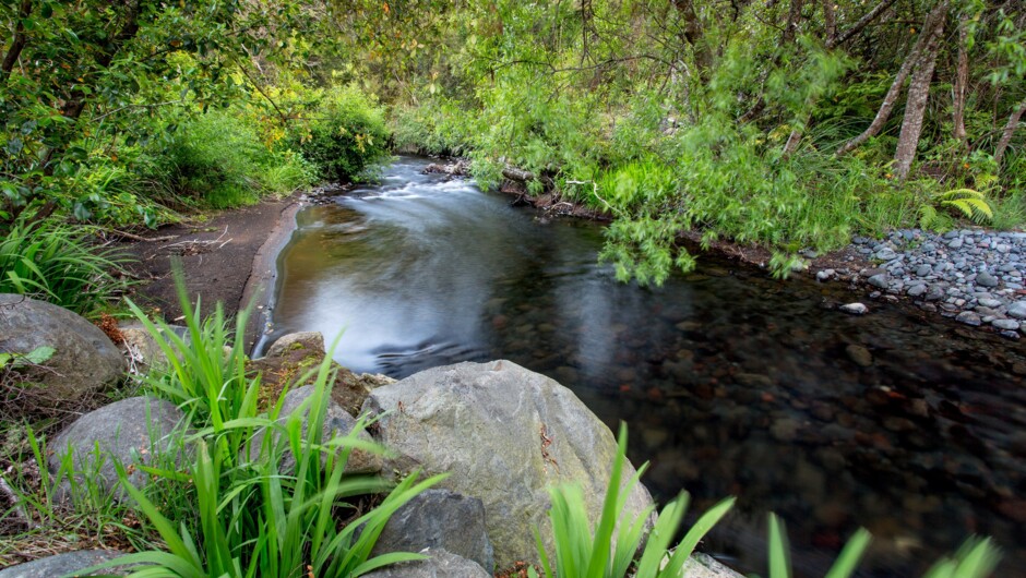 Ohakune TOP 10 situated alongside mountain stream