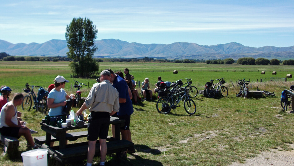 Lunch beside Lake Taieri onthe Otago Rail Trail