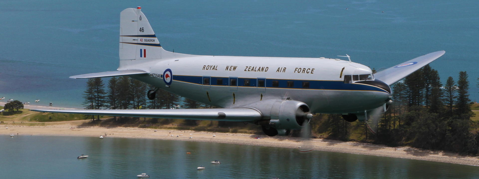 Logo: FLY DC3 New Zealand