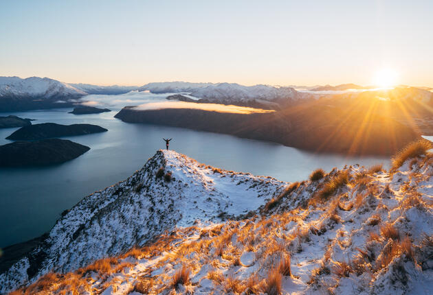 Wānaka is a hub for skiing, snowboarding and great walks. After a day of outdoor adventure you can wine and dine at Wānaka's top restaurants
Check out the top 10 things to do in Wānaka. 