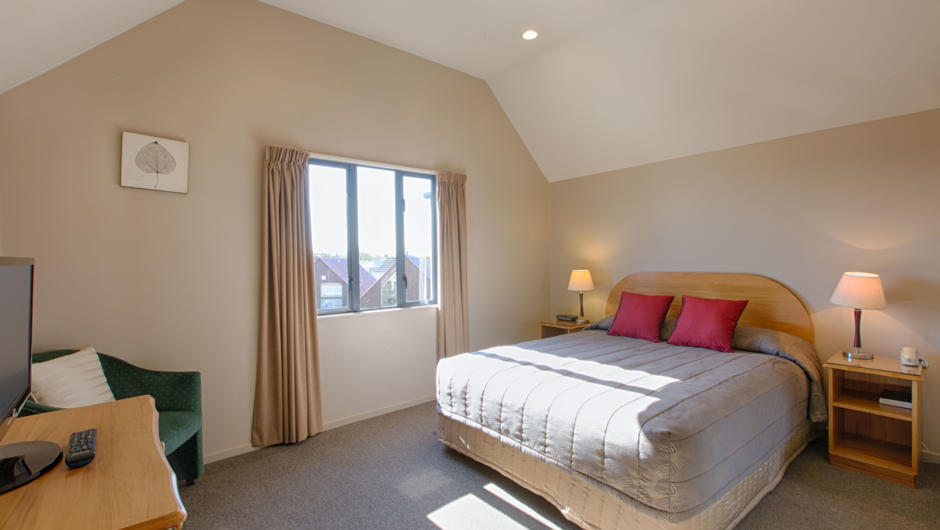 Bella Vista Motel & Apartments Christchurch 2 and 3 Bedroom Apartment main bedroom