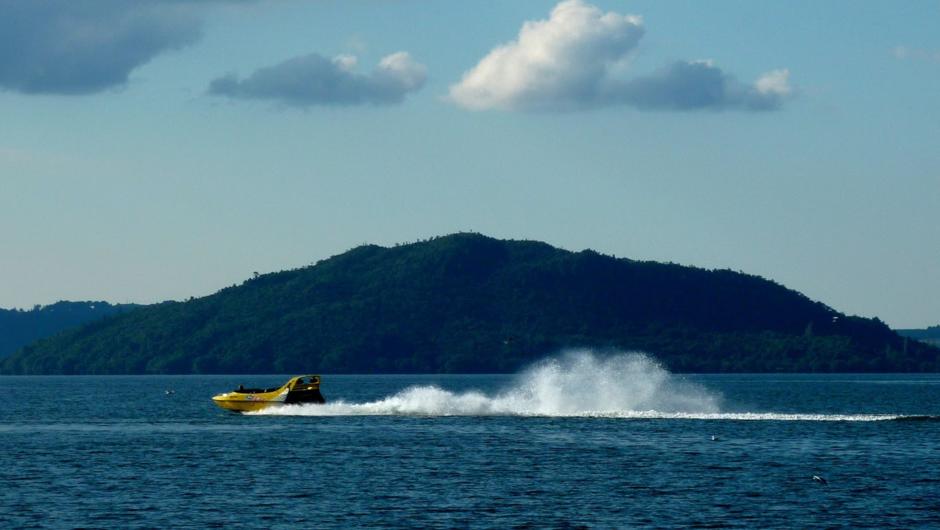 Join Kjet for an exclusive tour of the Majestic Mokia Island. Kjet has paired the thrills of jet boating with an enchanting guided tour on one of Rotorua&#039;s best kept secrets.