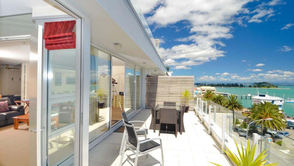 Seaside Luxury Apartment - Nelson Waterfront Accommodation