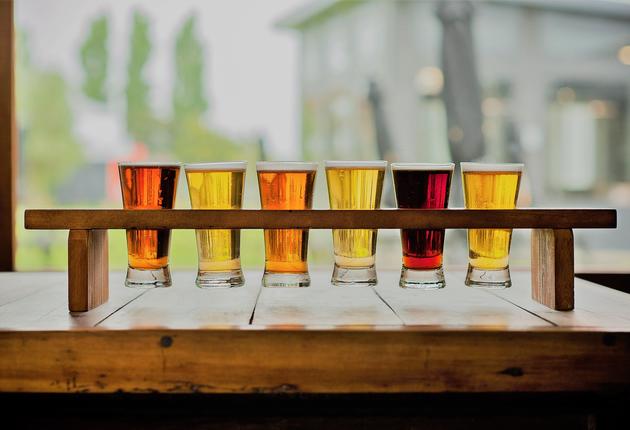 Explore New Zealand to find some awesome craft beers, micro-breweries, taprooms and pubs. Plan the ultimate beer inspired holiday with our Top 10 beer and brewery experiences.