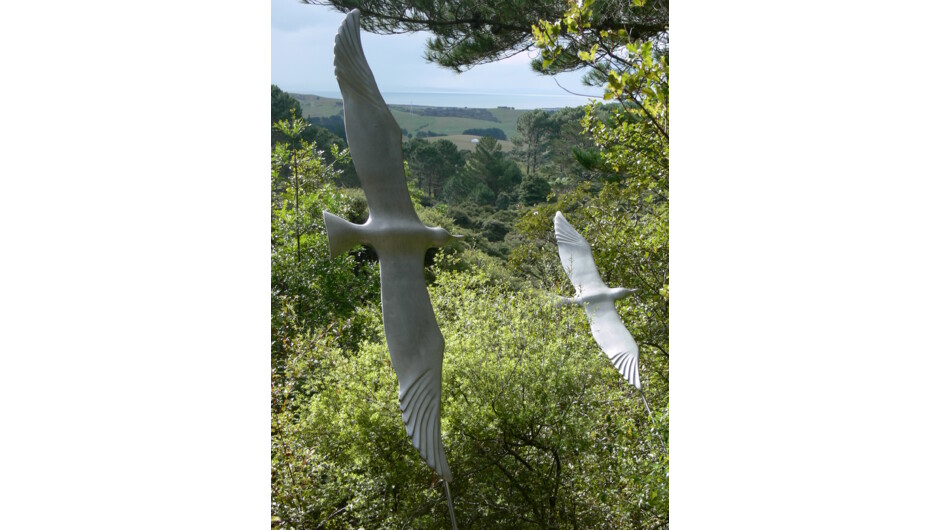 Under Kaipara Skies Exhibition 2016. Jay Lloyd sculpture 'Seagulls'