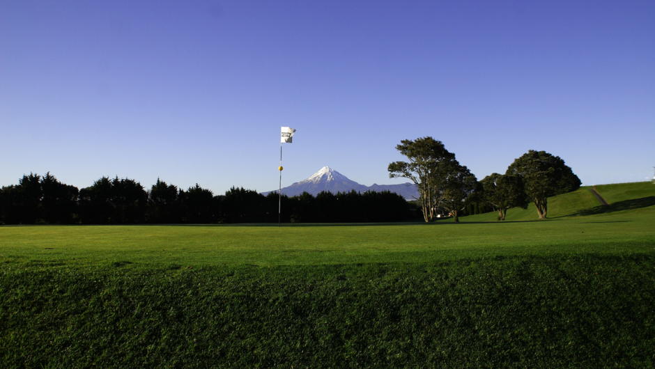 Golf - we&#039;ll shout all house guests a round at New Plymouth Golf Club (one of the country&#039;s top championship courses)