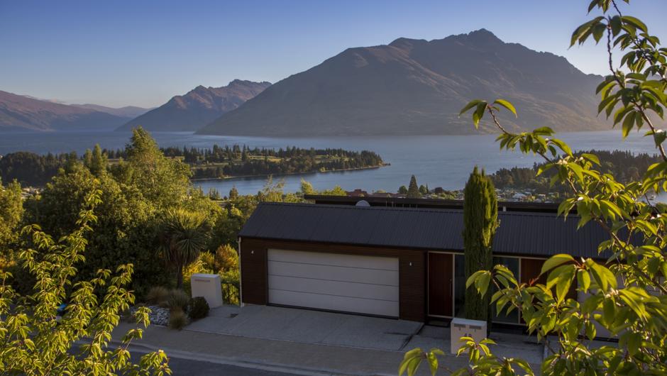spectacular location on Queenstown Hill