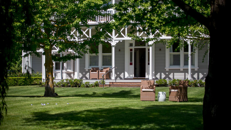 The Marlborough Lodge, 16 acres of park like gardens to explore and relax in