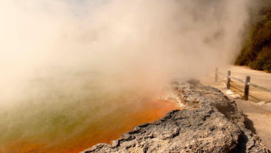 View the stunning colours of Waiotapu&#039;s Champagne Pool