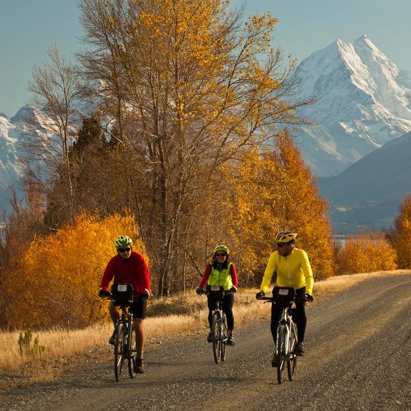 Cyclists on the Adventure South guided Alps to Ocean cycle trail