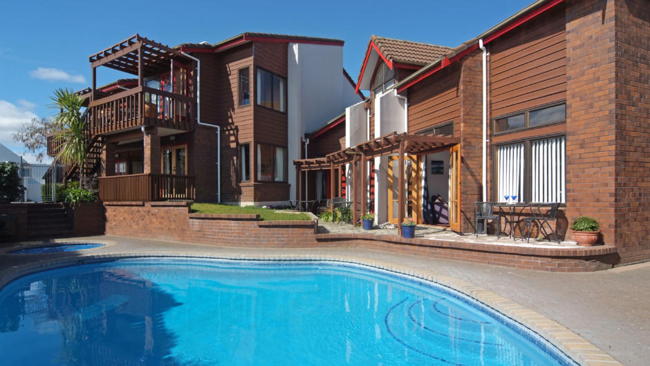 The hot tub and heated swimming pool are central in the complex. Some family rooms open onto the pool and spa area.