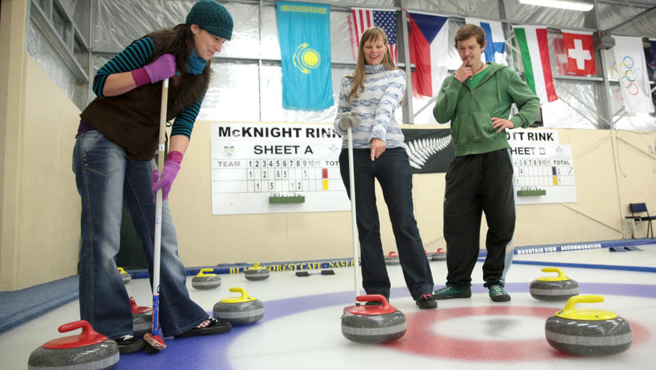 Naseby is the country’s curling capital with the Southern Hemisphere’s first international and Olympic standard indoor curling rink.